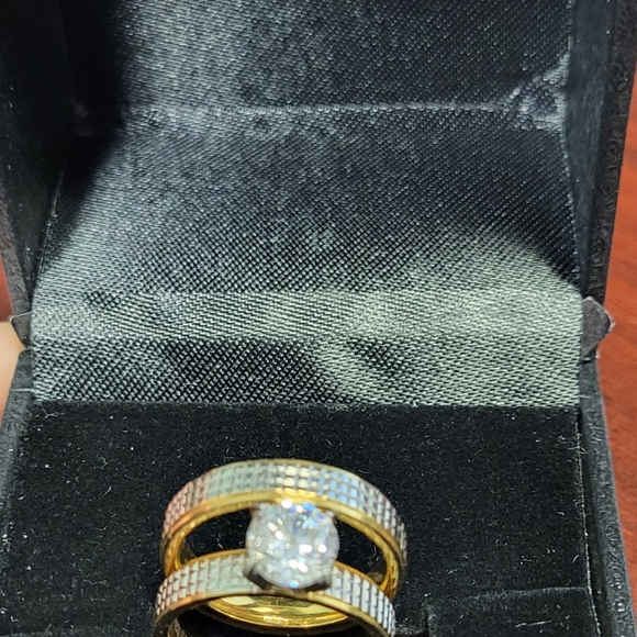 STAINLESS STEEL  gold/silver wedding set, 1 carat brilliant round stone size 7 - Picture 8 of 8